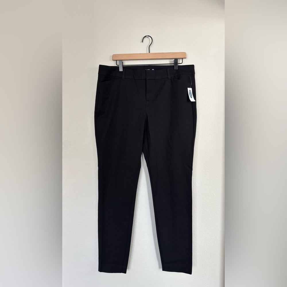 NWT Old Navy Black Pixie Pants